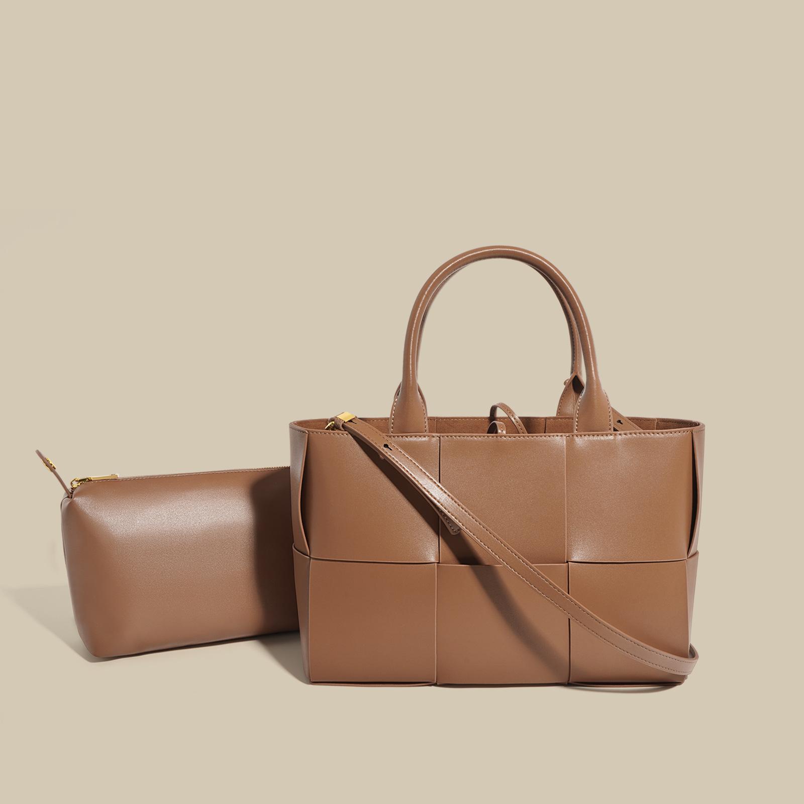 2025 new leather woven tote bag cowhide simple versatile child and mother bag commuter shoulder crossbody handbag кавовий
2025 new leather woven tote bag cowhide simple versatile child and mother bag commuter shoulder crossbody handbag кавовий