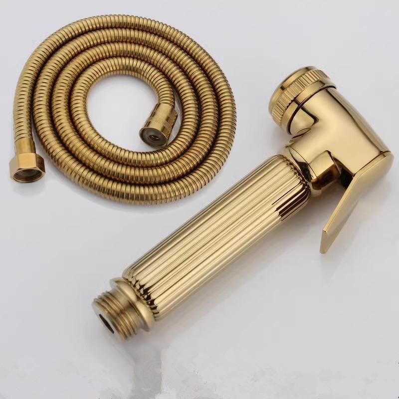 Ручной распылитель для биде Tuqiu, набор для душа, унитаз, золотая латунная душевая головка Shattaf, медный клапан, набор струйных кранов для биде
Ручной распылитель для биде Tuqiu, набор для душа, унитаз, золотая латунная душевая головка Shattaf, медный клапан, набор струйных кранов для биде