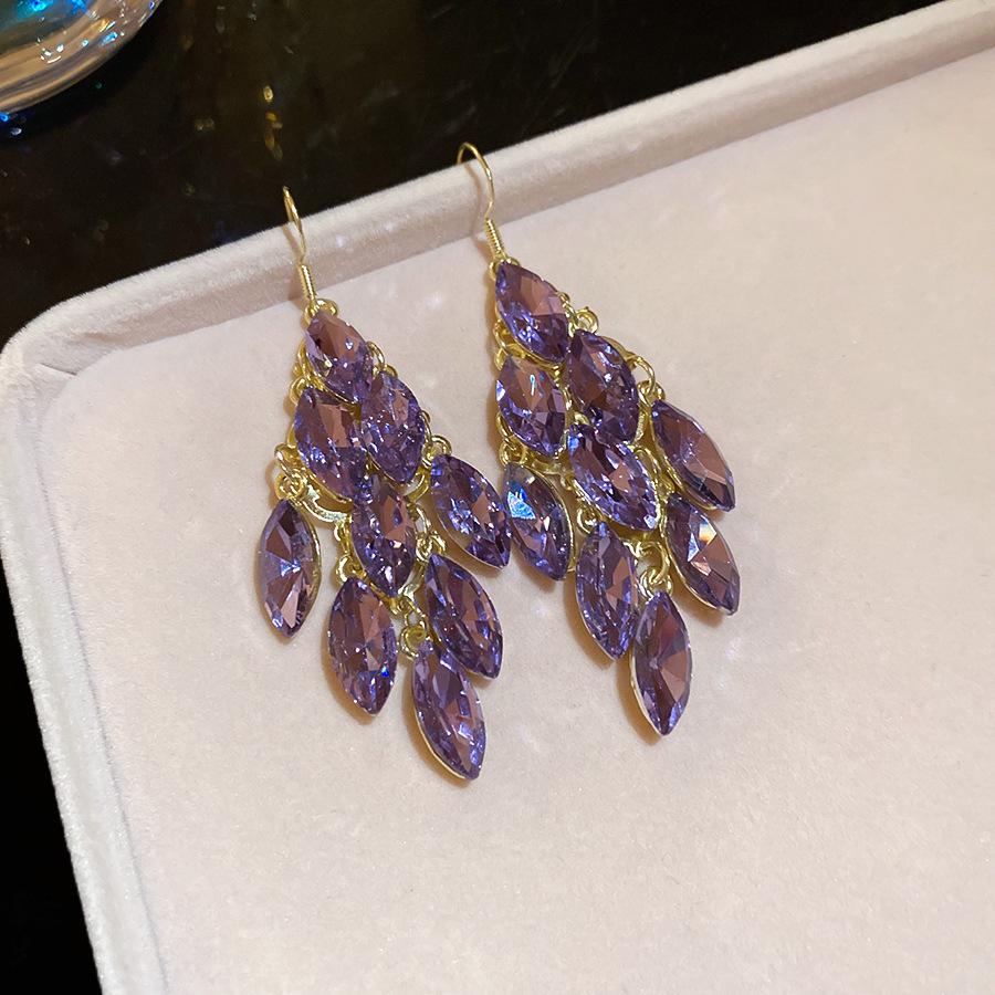 Сережки-пусети Серце з цирконієм та стразами Срібна голка - Дизайн високої моди
Сережки-пусети Серце з цирконієм та стразами Срібна голка - Дизайн високої моди