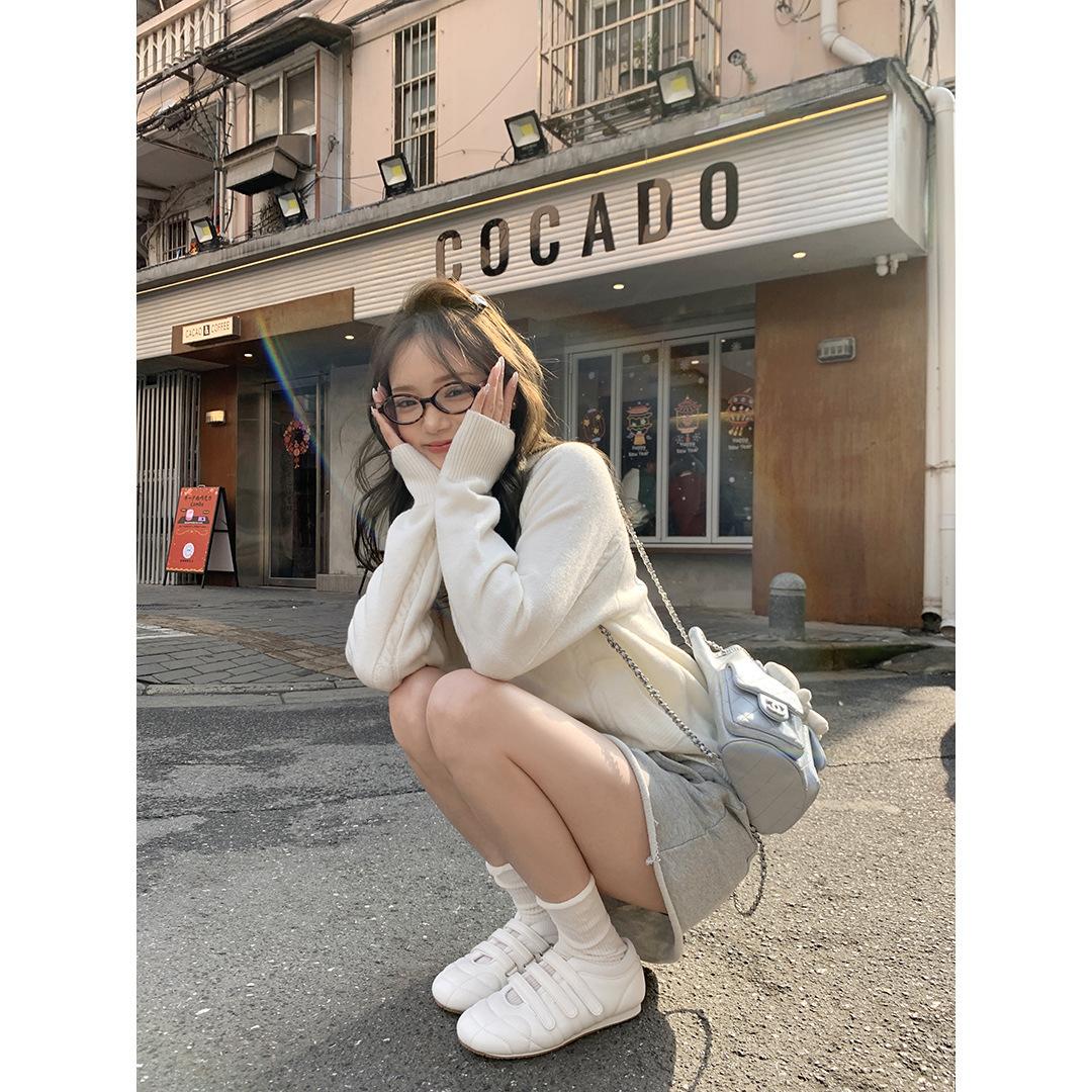 Cowhide version Su Yinyin three Velcro casual moral training shoes genuine leather function Mary Jane single shoes women s bowling shoes 35
Cowhide version Su Yinyin three Velcro casual moral training shoes genuine leather function Mary Jane single shoes women s bowling shoes 35