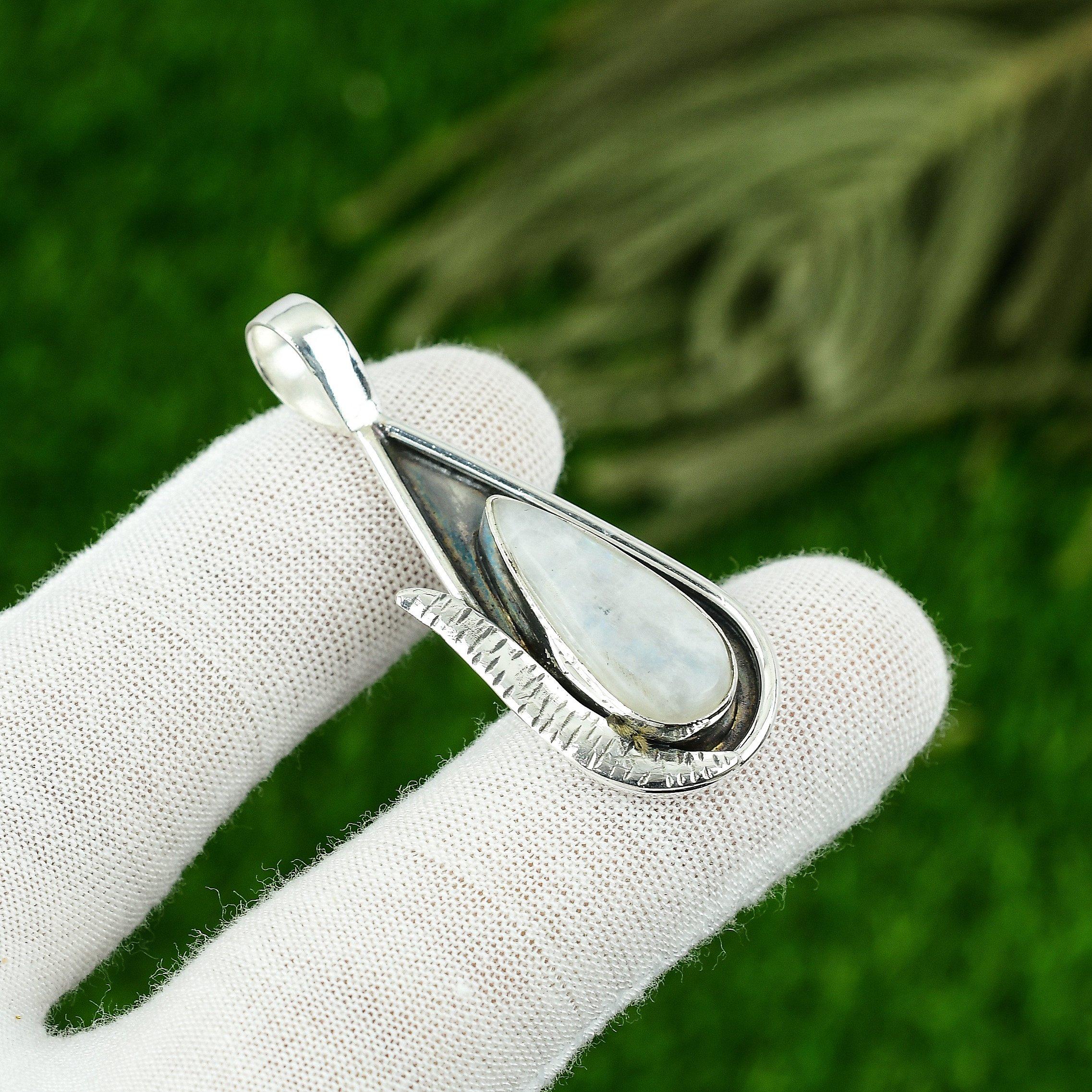 Sterling Silver Pear Crown Chakra Rainbow Moonstone Gemstone New Pendant Jewelry
Sterling Silver Pear Crown Chakra Rainbow Moonstone Gemstone New Pendant Jewelry