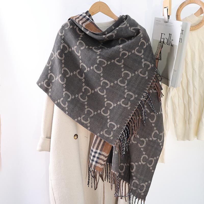 Autumn and winter classic plaid scarf women s fashion double-sided imitation cashmere shawl winter thickened warm scarf 188CM
Autumn and winter classic plaid scarf women s fashion double-sided imitation cashmere shawl winter thickened warm scarf 188CM