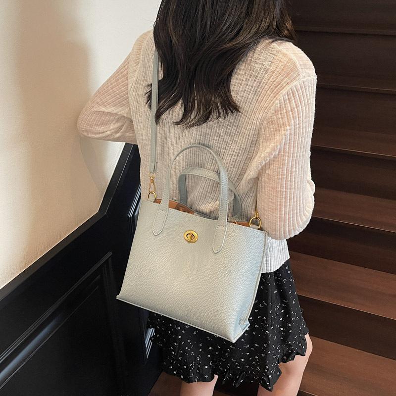 This year s popular bag 2025 new summer texture niche shoulder bag versatile messenger bucket bag хакі
This year s popular bag 2025 new summer texture niche shoulder bag versatile messenger bucket bag хакі