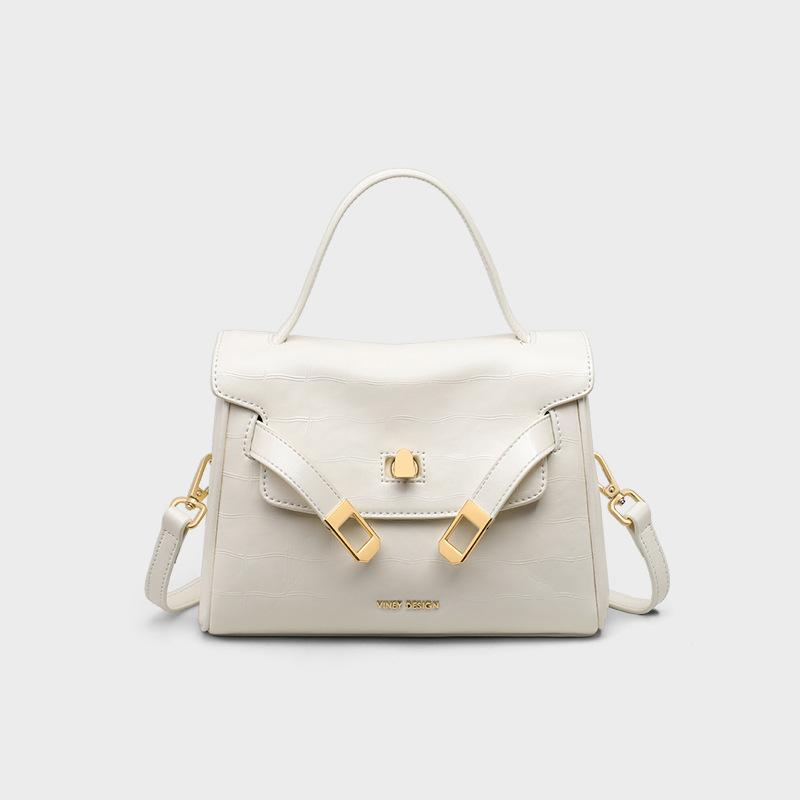 Black crocodile pattern small square bag texture handbag new popular messenger women s bag light luxury dating versatile bag
Black crocodile pattern small square bag texture handbag new popular messenger women s bag light luxury dating versatile bag