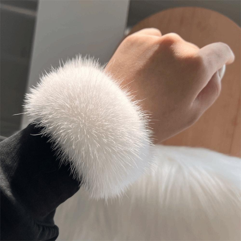 Fashion Cute Mink Fur Cuffs Warm Hand Arm Warmer Wristbands Accessories белый
Fashion Cute Mink Fur Cuffs Warm Hand Arm Warmer Wristbands Accessories белый