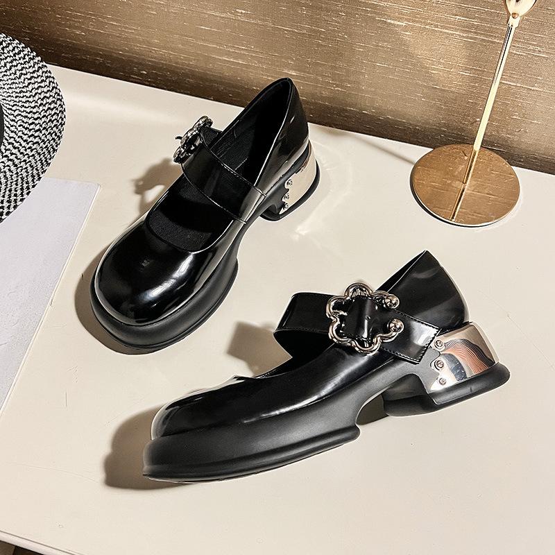 Spring new round head retro word with flower buckle with thick heel Mary Jane single shoes women 34 чёрный
Spring new round head retro word with flower buckle with thick heel Mary Jane single shoes women 34 чёрный