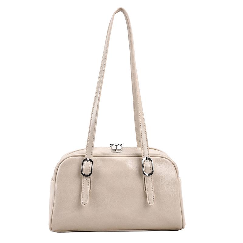 Black Glossy Shoulder Bag - Stylish & Versatile for Daily Use
Black Glossy Shoulder Bag - Stylish & Versatile for Daily Use