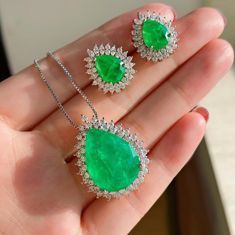 Серьги-гвоздики Paraiba Water Drop из серебра 925 пробы, изумруды, слегка инкрустированные имитацией бриллианта, легкие серьги в стиле темперамент изумрудный 
Серьги-гвоздики Paraiba Water Drop из серебра 925 пробы, изумруды, слегка инкрустированные имитацией бриллианта, легкие серьги в стиле темперамент изумрудный