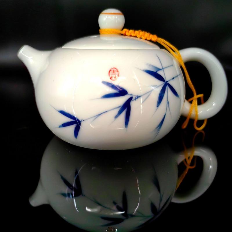 Porcelain Vintage Tea Pot with Strainer, Ceramic Bamboo, White Clay, Puer Kung Fu Te Guan Yin Green, Chinese Tea Pot, Jingdezhen
Porcelain Vintage Tea Pot with Strainer, Ceramic Bamboo, White Clay, Puer Kung Fu Te Guan Yin Green, Chinese Tea Pot, Jingdezhen