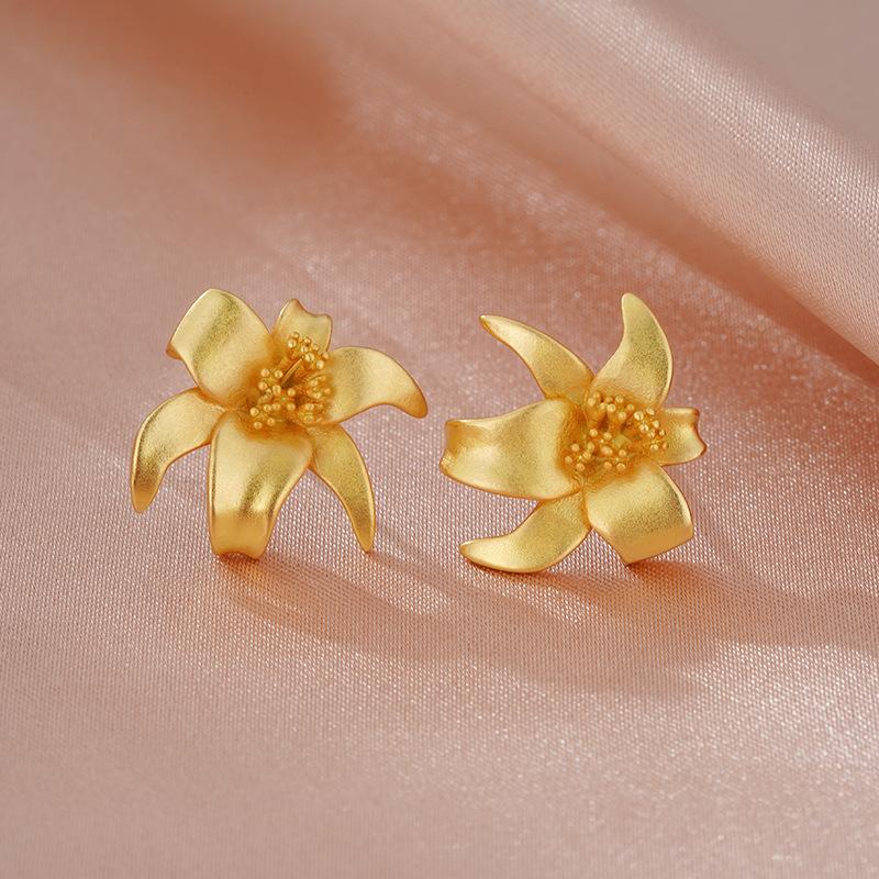 PANJBJ 925 Sterling Silver Golden Flower Earrings For Women Water Drop Frosting Zircon Design Vintage Jewelry Birthday Gift
PANJBJ 925 Sterling Silver Golden Flower Earrings For Women Water Drop Frosting Zircon Design Vintage Jewelry Birthday Gift