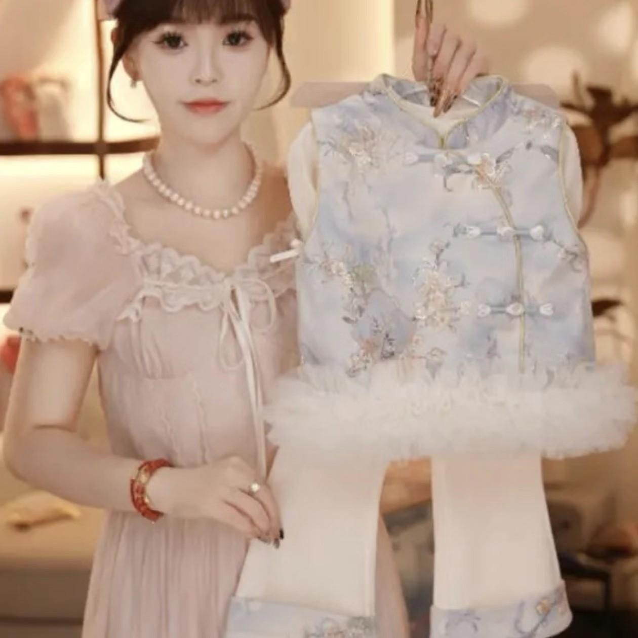 Комплект одежды в китайском стиле для девочек на осень/весну 2025: С длинным рукавом, стильный и элегантный. 150cm
Комплект одежды в китайском стиле для девочек на осень/весну 2025: С длинным рукавом, стильный и элегантный. 150cm