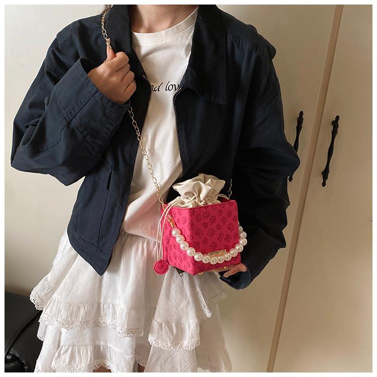 Женская сумка с принтом, жемчужная, модная сумка-ведро на шнурке, с карманом для мобильного телефона розовый
Женская сумка с принтом, жемчужная, модная сумка-ведро на шнурке, с карманом для мобильного телефона розовый