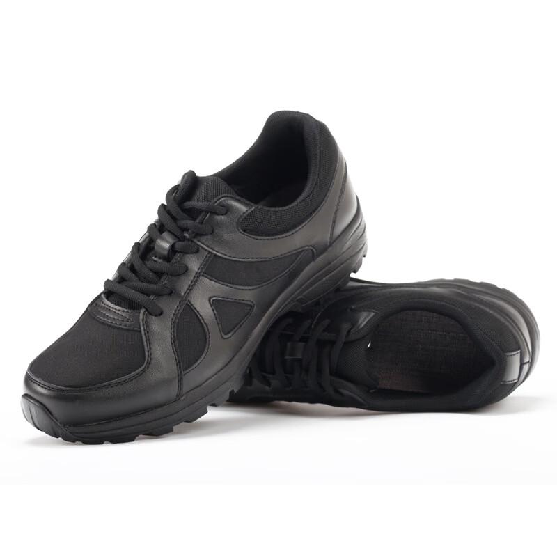 DunShen King Lightweight Breathable Outdoor Training Shoes 43
DunShen King Lightweight Breathable Outdoor Training Shoes 43