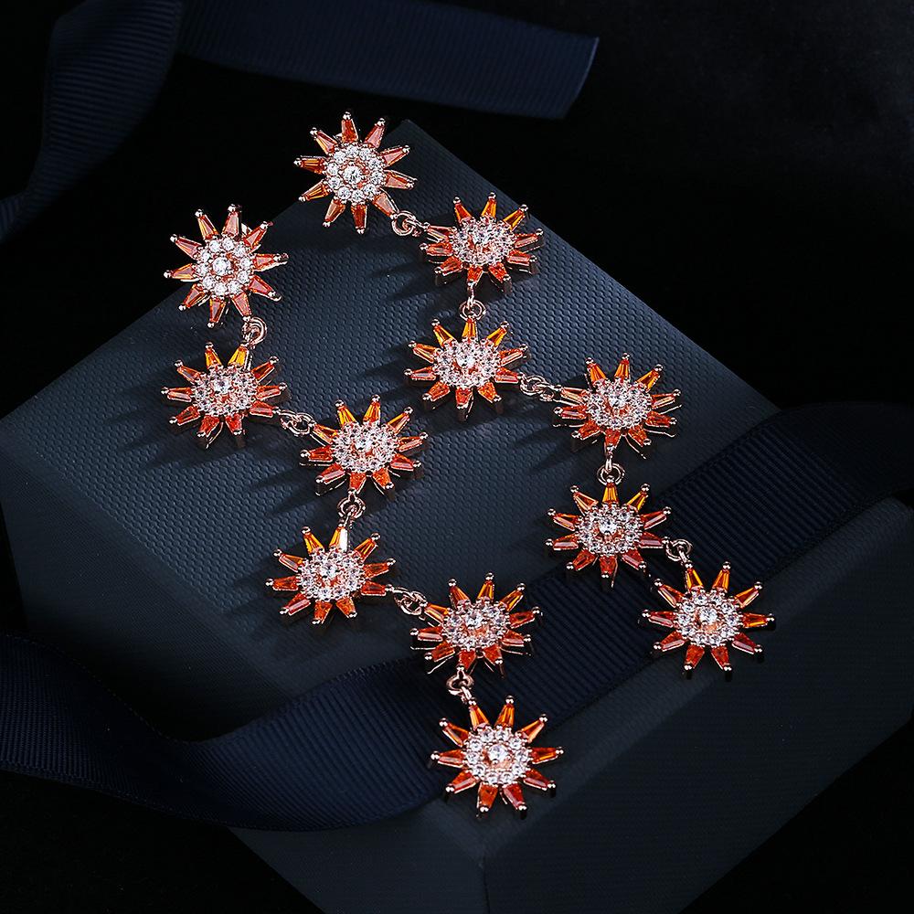 Серебряные игольчатые серьги с цирконием, высококачественные легкие роскошные модные серьги-цветы, изменяющие форму лица, длинные серьги-цветы в форме солнца
Серебряные игольчатые серьги с цирконием, высококачественные легкие роскошные модные серьги-цветы, изменяющие форму лица, длинные серьги-цветы в форме солнца