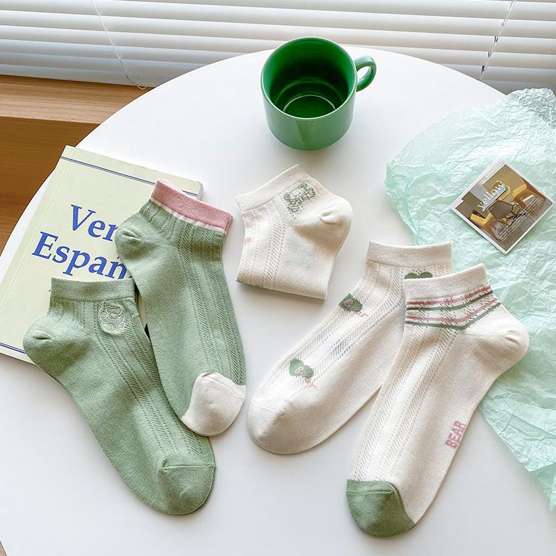 Spring and Summer Thin Mesh Socks, Female Cartoon Bear Short Socks, Cotton Socks, Sweat-absorbing and Breathable, Low-top Shallow Boat Socks 1 pair
Spring and Summer Thin Mesh Socks, Female Cartoon Bear Short Socks, Cotton Socks, Sweat-absorbing and Breathable, Low-top Shallow Boat Socks 1 pair