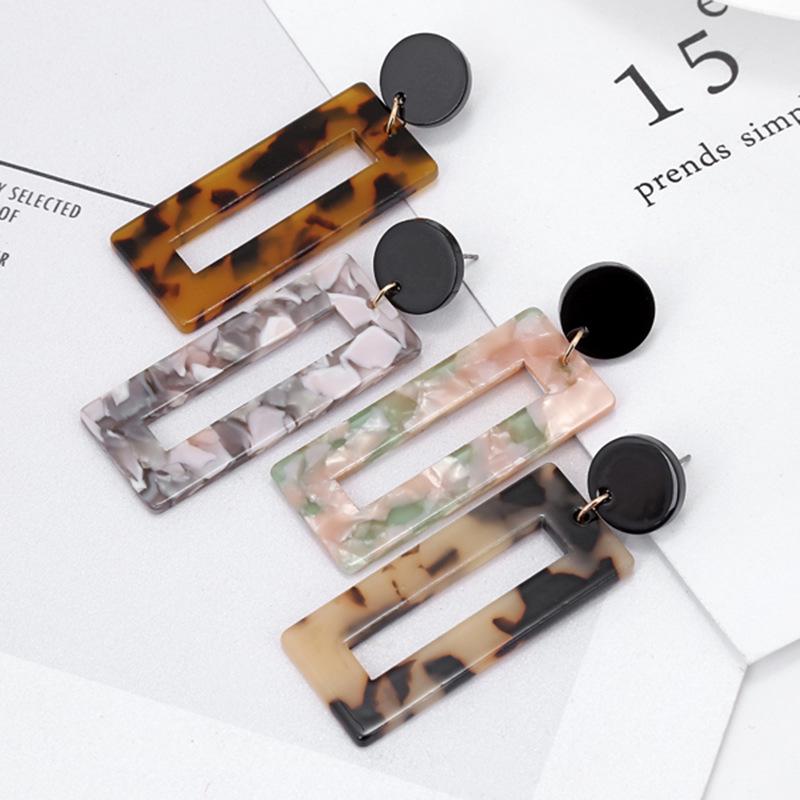 Japanese and Korean minimalist brand leopard print earrings made of acrylic sheet and geometric resin earrings рожевий
Japanese and Korean minimalist brand leopard print earrings made of acrylic sheet and geometric resin earrings рожевий