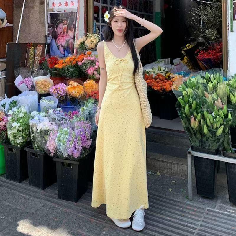Yellow Floral Spaghetti Strap Summer Dress with Bow and Cinched Waist - French Casual Vacation Style S жёлтый
Yellow Floral Spaghetti Strap Summer Dress with Bow and Cinched Waist - French Casual Vacation Style S жёлтый