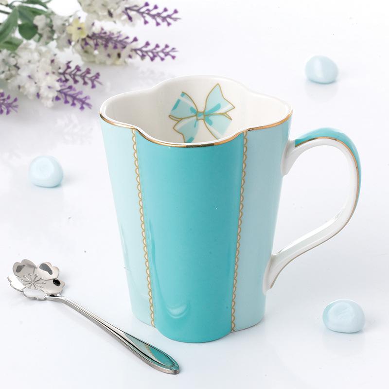 Blue Color bone china cup multi-style simple ceramic coffee cup and saucer dish with pattern set with box
Blue Color bone china cup multi-style simple ceramic coffee cup and saucer dish with pattern set with box