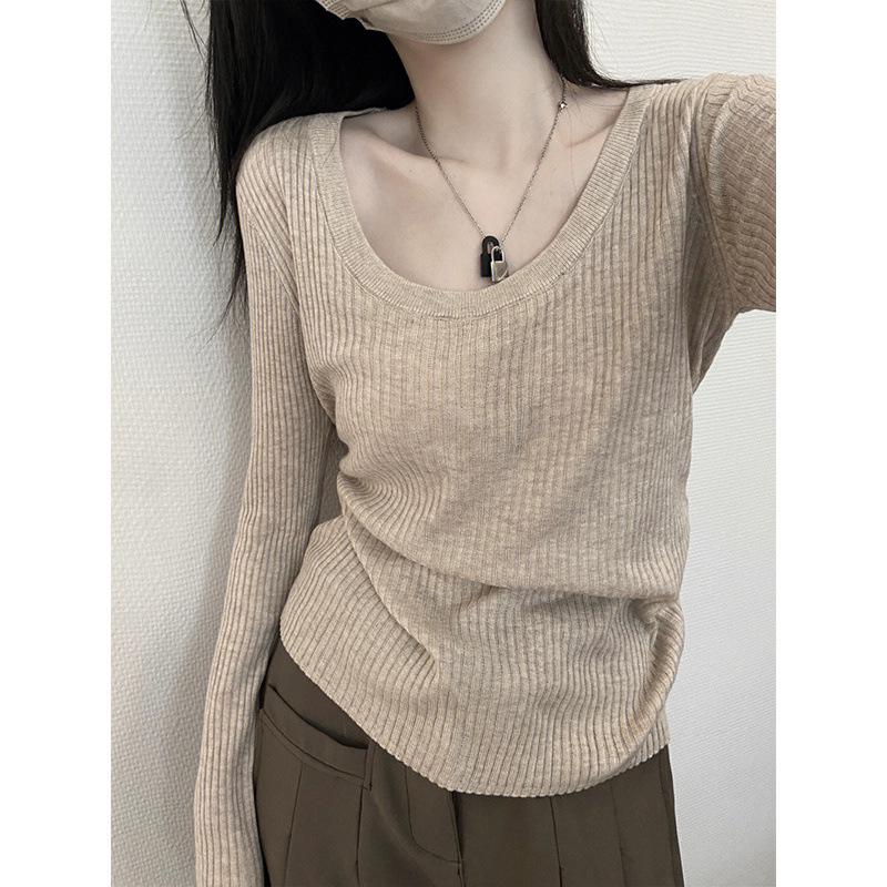 Женский трикотажный пуловер серого цвета премиум-класса с U-образным вырезом для многослойности осенью/зимой Extra Large
Женский трикотажный пуловер серого цвета премиум-класса с U-образным вырезом для многослойности осенью/зимой Extra Large