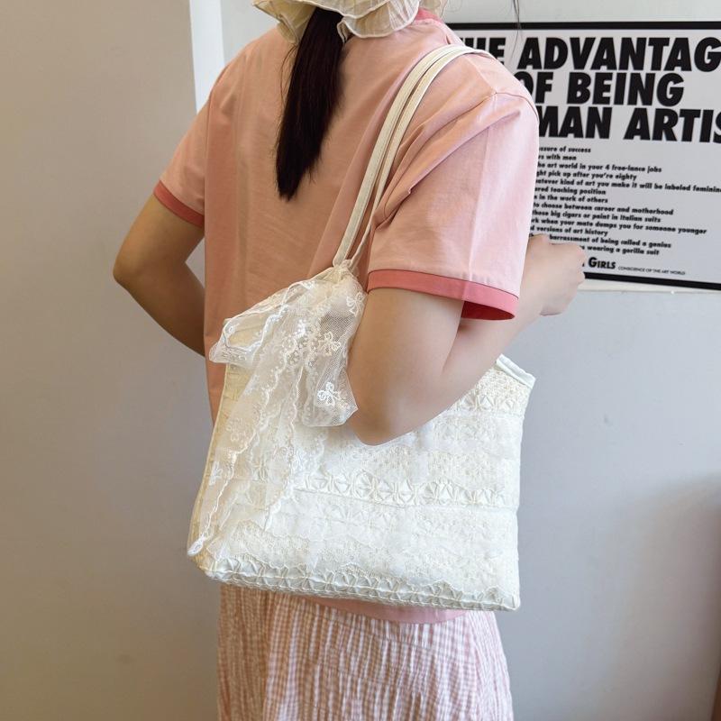 Summer leisure vacation fairy bud silk scarf large capacity hollow beach personality tote shoulder bag women
Summer leisure vacation fairy bud silk scarf large capacity hollow beach personality tote shoulder bag women