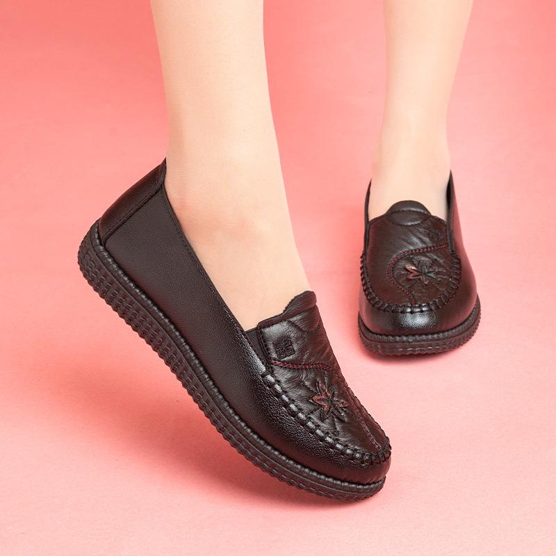 Женские туфли, туфли для мам, мягкая подошва, мягкая поверхность, весна и осень, новые повседневные, удобные, нескользящие, плоские туфли, туфли для мам с вышивкой 35 чёрный
Женские туфли, туфли для мам, мягкая подошва, мягкая поверхность, весна и осень, новые повседневные, удобные, нескользящие, плоские туфли, туфли для мам с вышивкой 35 чёрный