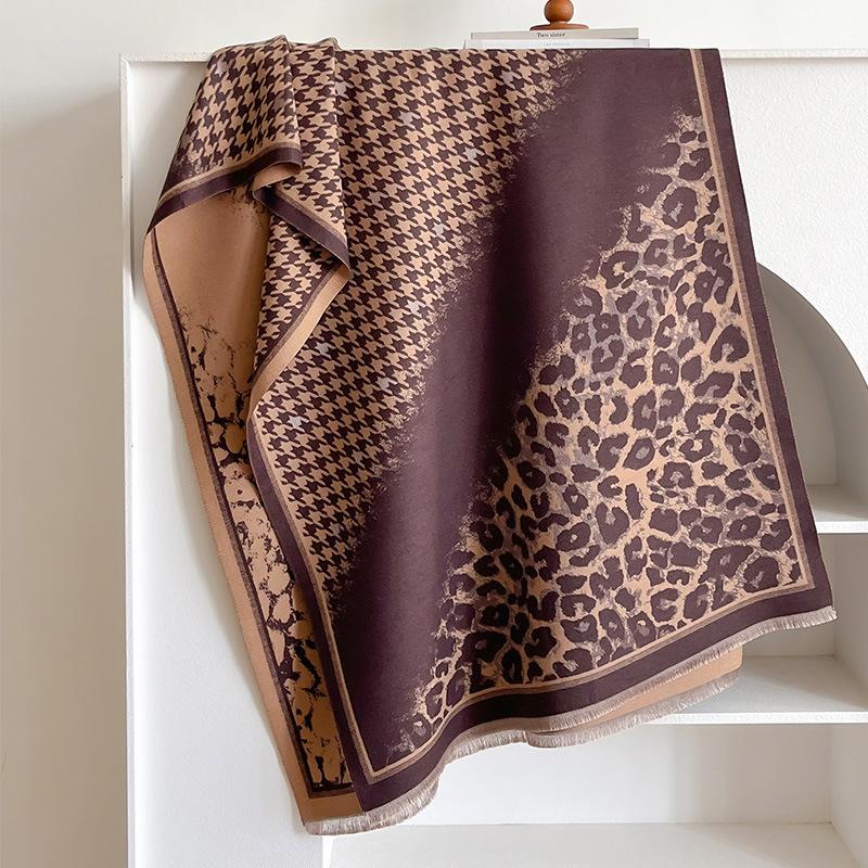 Autumn and Winter New Qiandongge Scarf Women Color Matching Gradual Change Thickened Warm Shawl Scarf,Perfect for Fall/Winter Fashion 185*65CM коричневый
Autumn and Winter New Qiandongge Scarf Women Color Matching Gradual Change Thickened Warm Shawl Scarf,Perfect for Fall/Winter Fashion 185*65CM коричневый