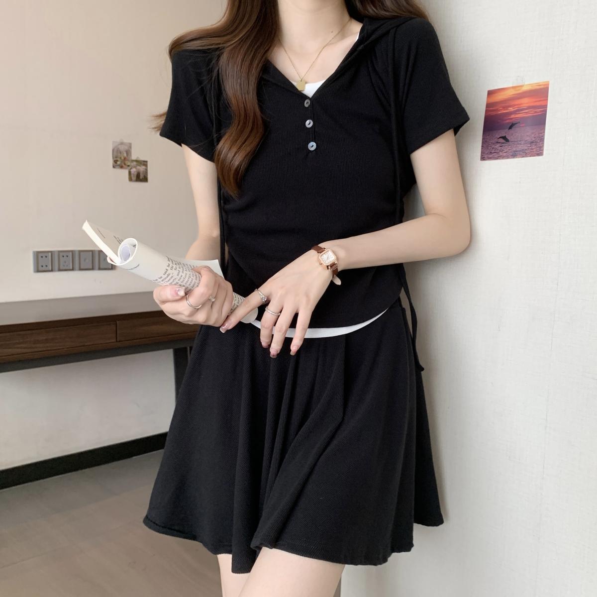 Summer Slimming Two-piece Women s Set: Hooded T-shirt & Pleated Mini Skirt M (80-100 jin)
Summer Slimming Two-piece Women s Set: Hooded T-shirt & Pleated Mini Skirt M (80-100 jin)