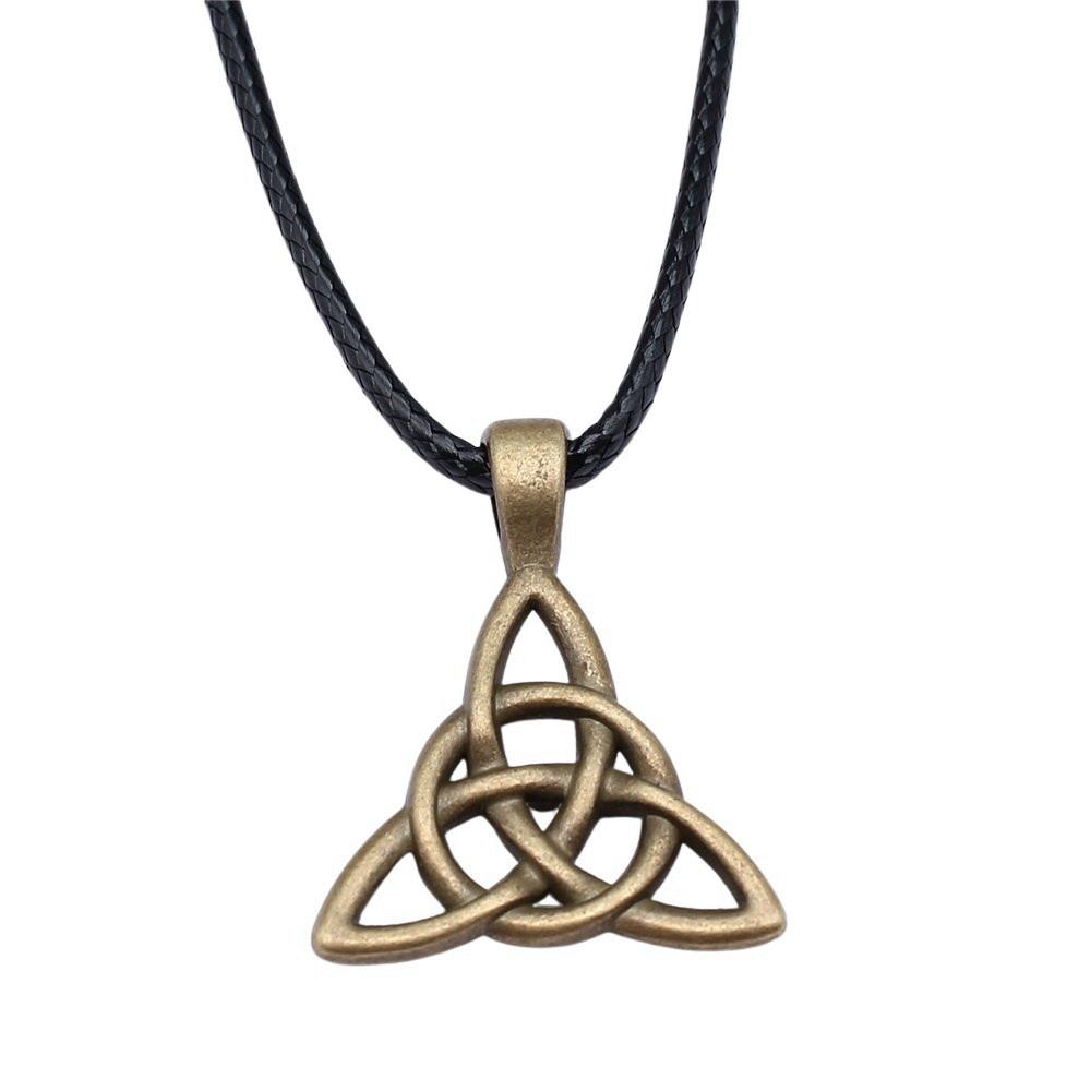 Triquetra Celtic Knot Pendant Necklace Wiccan Occult Protection Jewelry With 45cm Leather Chain A15-1pcs-25x30mm
Triquetra Celtic Knot Pendant Necklace Wiccan Occult Protection Jewelry With 45cm Leather Chain A15-1pcs-25x30mm