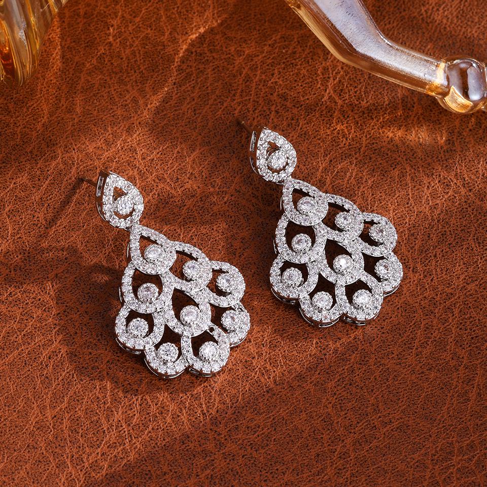 ZAKOL Luxury Geometric Water Drop Chandelier Dangle Drop Earrings for Women Buling Clear Crystal Bridal Earring Zircon
ZAKOL Luxury Geometric Water Drop Chandelier Dangle Drop Earrings for Women Buling Clear Crystal Bridal Earring Zircon