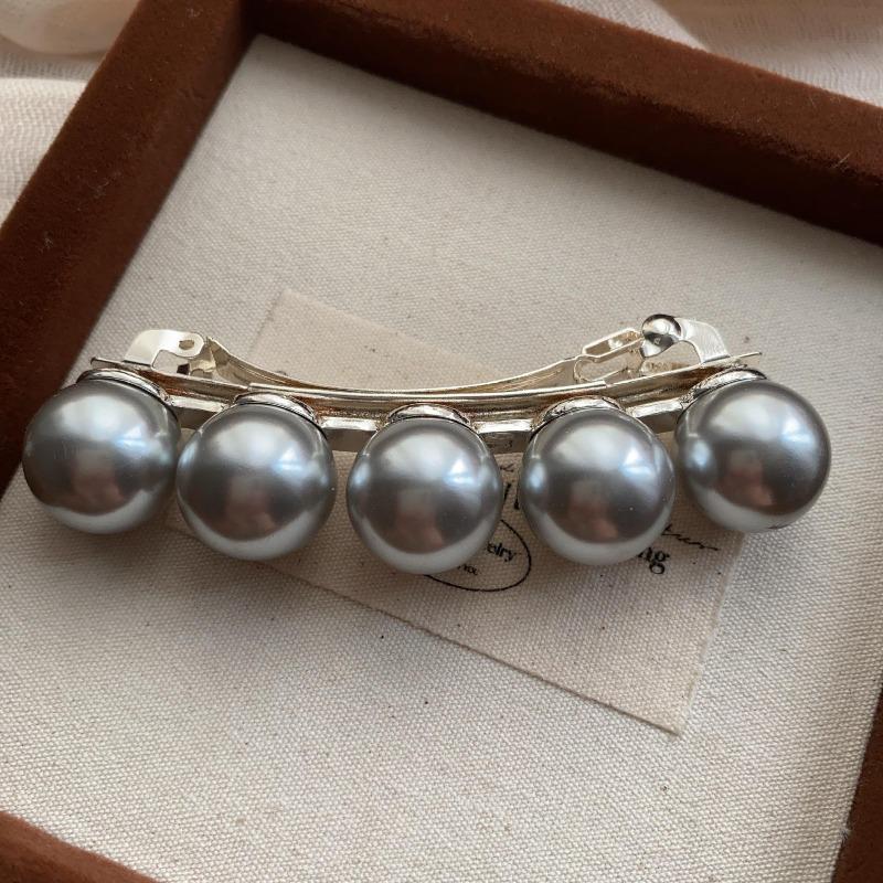 Pearl Bow, Spring Clip, Hairpin, Simple Temperament On The Side, Elegant, Low Ponytail, Back Of The Head, Hairpin, Grab Clip.
Pearl Bow, Spring Clip, Hairpin, Simple Temperament On The Side, Elegant, Low Ponytail, Back Of The Head, Hairpin, Grab Clip.