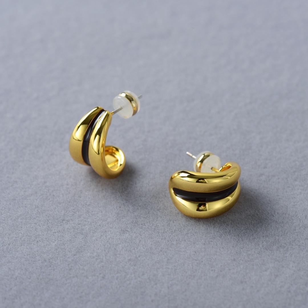 Premium Metal Two-Color C-Shaped Drip Glaze Earrings S925 Silver Needle Stud Earrings Color Matching Fashionable Commuter Daily Earrings
Premium Metal Two-Color C-Shaped Drip Glaze Earrings S925 Silver Needle Stud Earrings Color Matching Fashionable Commuter Daily Earrings