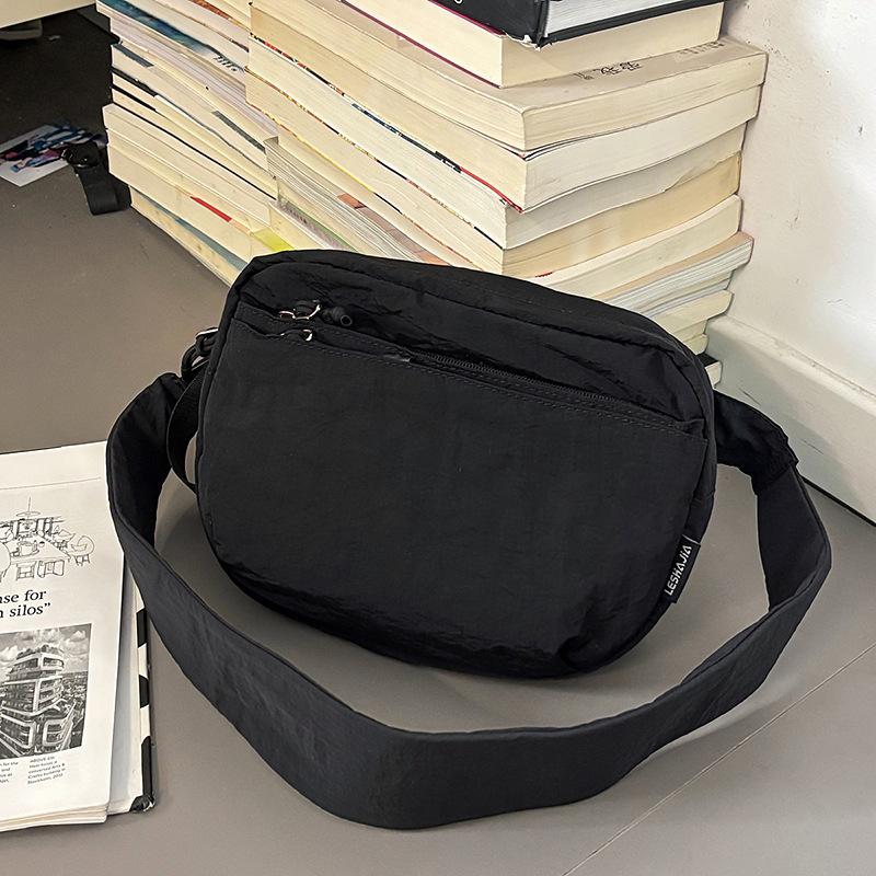 Outdoor sports cycling bag women s new lightweight cloth bag versatile casual shoulder messenger bag breast bag чёрный
Outdoor sports cycling bag women s new lightweight cloth bag versatile casual shoulder messenger bag breast bag чёрный