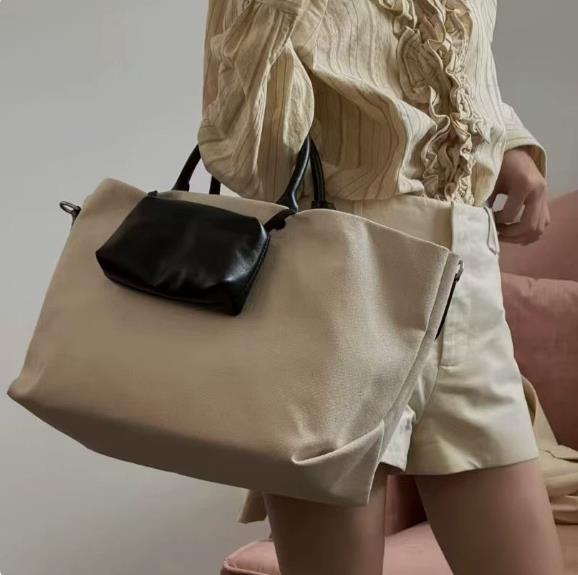 New Vintage Large Capacity Canvas Tote Bag Top Layer Commuter Bag for Men And Women Suitable for Short Trips And Work бежевый
New Vintage Large Capacity Canvas Tote Bag Top Layer Commuter Bag for Men And Women Suitable for Short Trips And Work бежевый