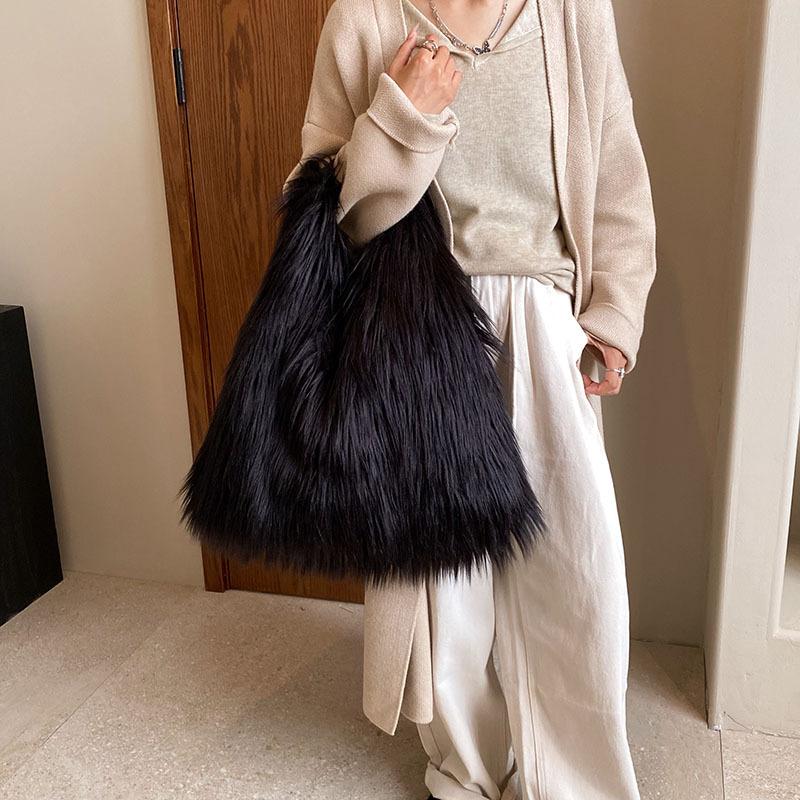Luxury Faux Fur Tote Shoulder Bags for Women Large Capacity Furry Handbags Y2k Hot Girls Fluffy Bag Winter Plush Underarm Bag чёрный
Luxury Faux Fur Tote Shoulder Bags for Women Large Capacity Furry Handbags Y2k Hot Girls Fluffy Bag Winter Plush Underarm Bag чёрный