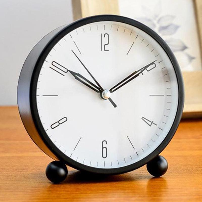 4.5Inch Metal alarm clock, simple and creative desktop clock, children s bedroom night light, silent desk clock красный
4.5Inch Metal alarm clock, simple and creative desktop clock, children s bedroom night light, silent desk clock красный
