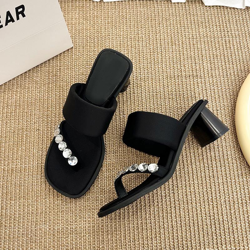 Rhinestone thick-heeled sandals for women, new summer women s shoes with skirt slippers, black high-heeled sandals. 40
Rhinestone thick-heeled sandals for women, new summer women s shoes with skirt slippers, black high-heeled sandals. 40