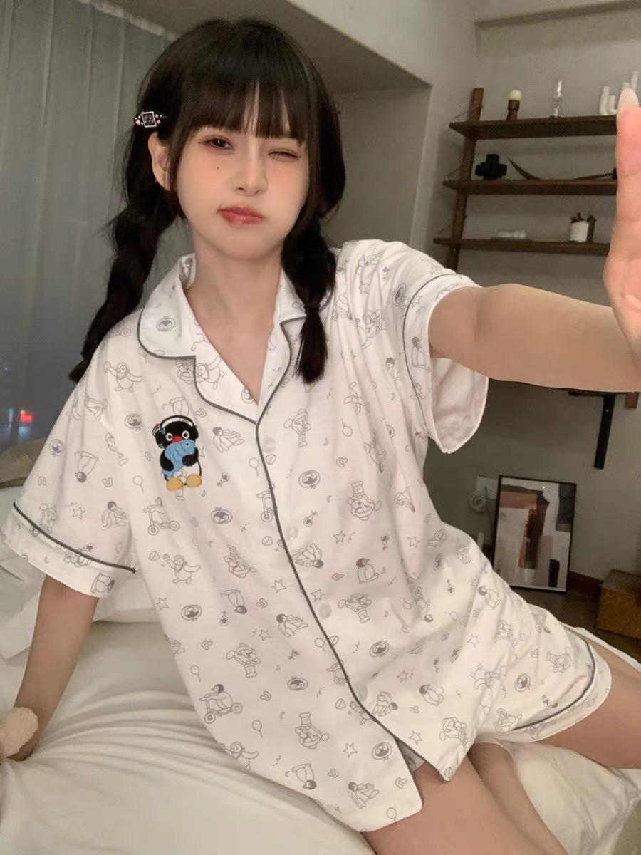 New sweet cartoon little penguin pajamas women s summer short-sleeved shorts set girl casual loungewear S
New sweet cartoon little penguin pajamas women s summer short-sleeved shorts set girl casual loungewear S