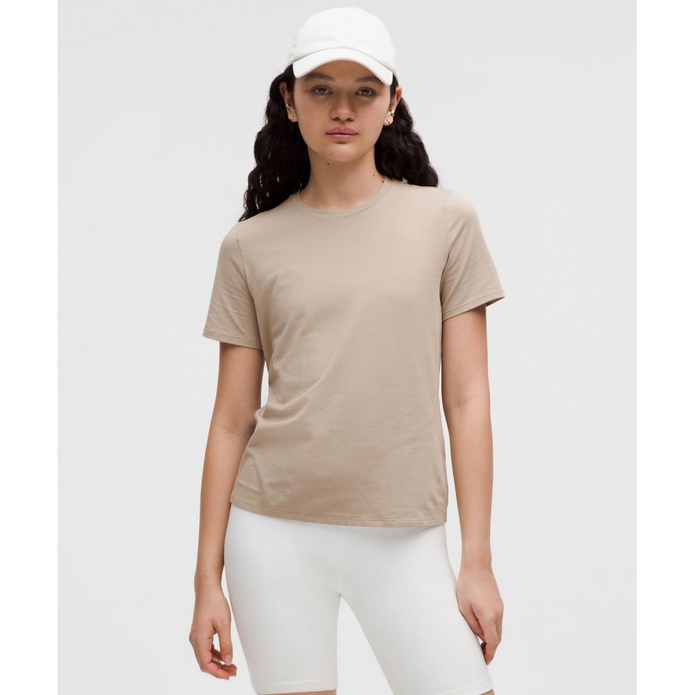 Lululemon Футболка из органического хлопка с прямым подолом и круглым вырезом Sheer Oak XXS
Lululemon Футболка из органического хлопка с прямым подолом и круглым вырезом Sheer Oak XXS
