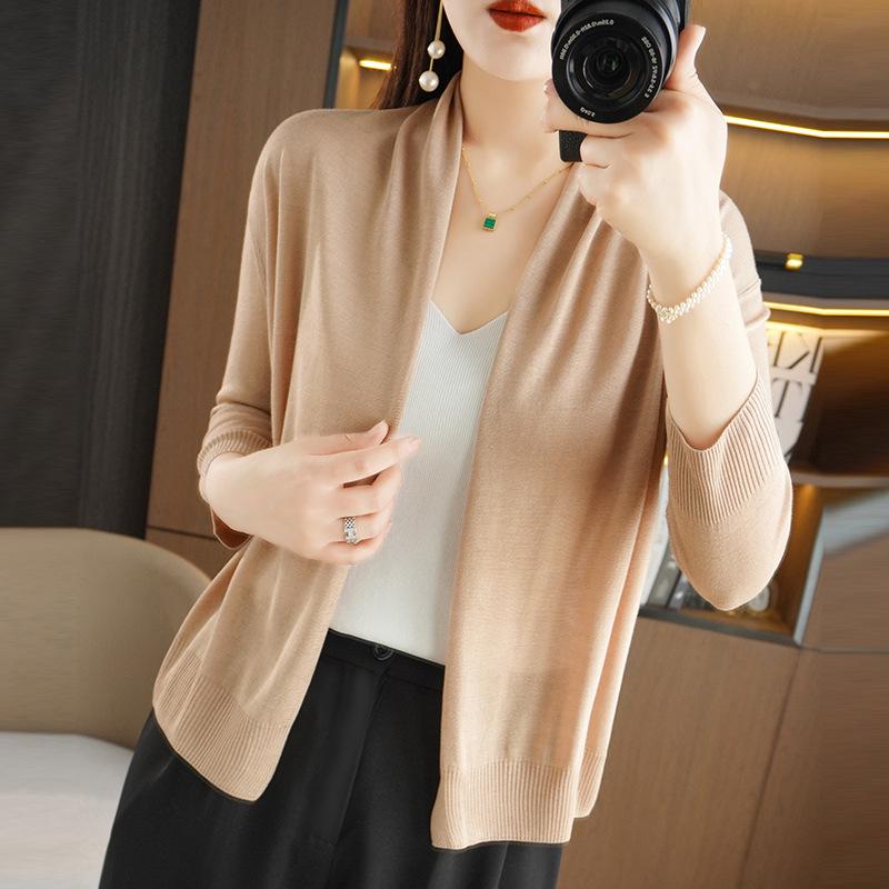 2025 Summer Knit Ice Silk Sunscreen Cardigan: Solid Color, No-Button, Open-Front Shawl with Thin Long Sleeves for Sun Protection XL (60-70kg) верблюд
2025 Summer Knit Ice Silk Sunscreen Cardigan: Solid Color, No-Button, Open-Front Shawl with Thin Long Sleeves for Sun Protection XL (60-70kg) верблюд