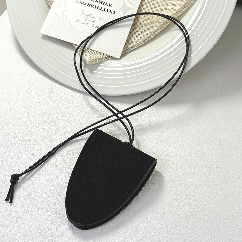 Магнитный замшевый клип для очков, ожерелье-шнурок для солнцезащитных очков чёрный
Магнитный замшевый клип для очков, ожерелье-шнурок для солнцезащитных очков чёрный