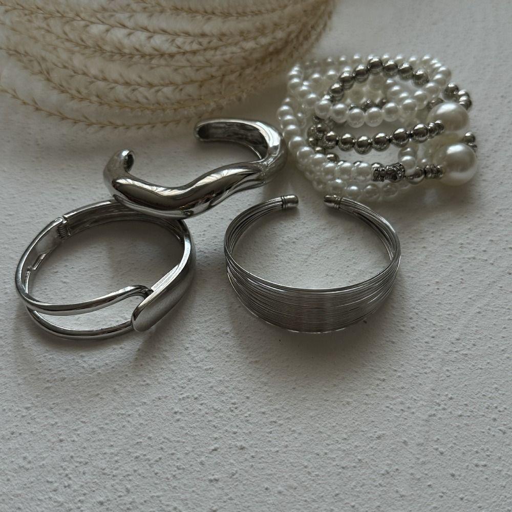 White Silver Silver Metal Bracelet Pearl Beaded Exaggerated Bracelet Elegant Pearl Bracelet Women 1Pc StyleD
White Silver Silver Metal Bracelet Pearl Beaded Exaggerated Bracelet Elegant Pearl Bracelet Women 1Pc StyleD