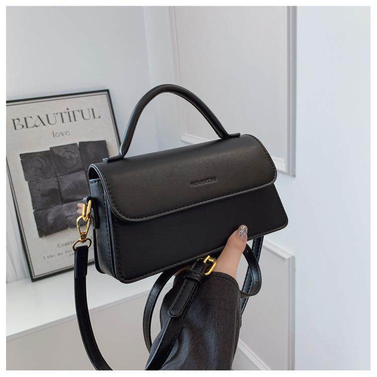 Ретро наплечная сумка женская новая осенняя горячо продаваемая женская сумка под мышку высококлассная маленькая квадратная сумка сумка через плечо чёрный
Ретро наплечная сумка женская новая осенняя горячо продаваемая женская сумка под мышку высококлассная маленькая квадратная сумка сумка через плечо чёрный