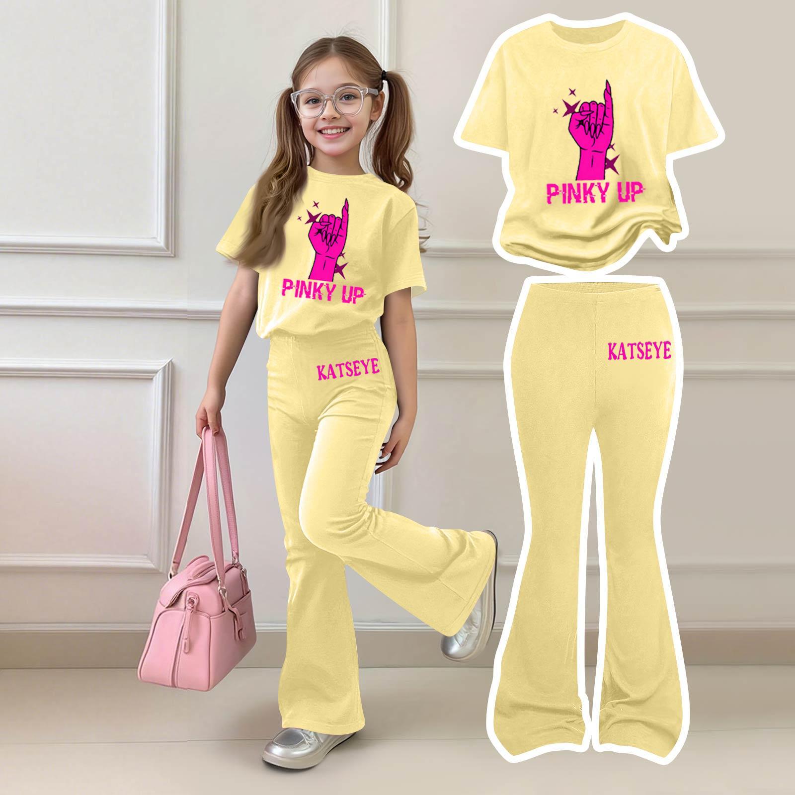 Girls Casual Short Sleeve Top and Flared Pants Set Comfortable Fit Printed Design Soft Fabric Suitable for Everyday Wear 160 жовтий
Girls Casual Short Sleeve Top and Flared Pants Set Comfortable Fit Printed Design Soft Fabric Suitable for Everyday Wear 160 жовтий