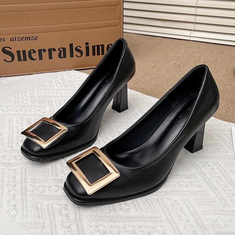 Classic square buckle small square head shallow mouth high heels 2025 new thick heel glossy single shoes women s shoes 40 чорний
Classic square buckle small square head shallow mouth high heels 2025 new thick heel glossy single shoes women s shoes 40 чорний