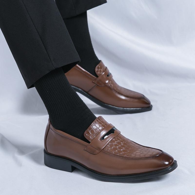 Large size men s embossed trend leather shoes 2025 spring and autumn new British business dress leather shoes loafers men 38 чёрный
Large size men s embossed trend leather shoes 2025 spring and autumn new British business dress leather shoes loafers men 38 чёрный