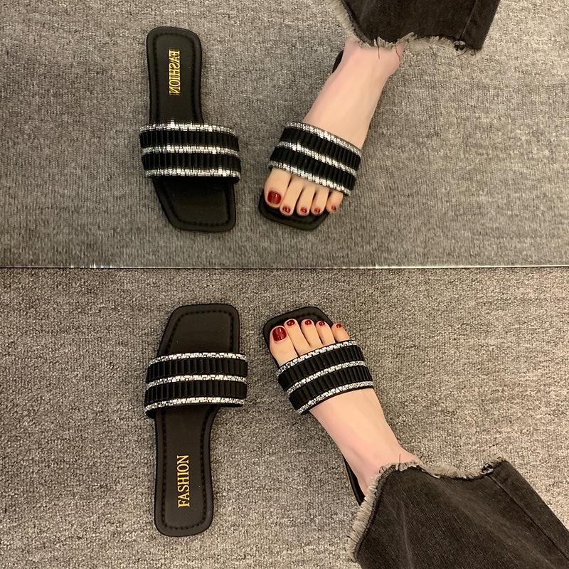 Fairy wind pleated rhinestone cool slippers female summer new outer wear square head flat bottom one-word slippers large size cool slippers 42 абрикосовий
Fairy wind pleated rhinestone cool slippers female summer new outer wear square head flat bottom one-word slippers large size cool slippers 42 абрикосовий