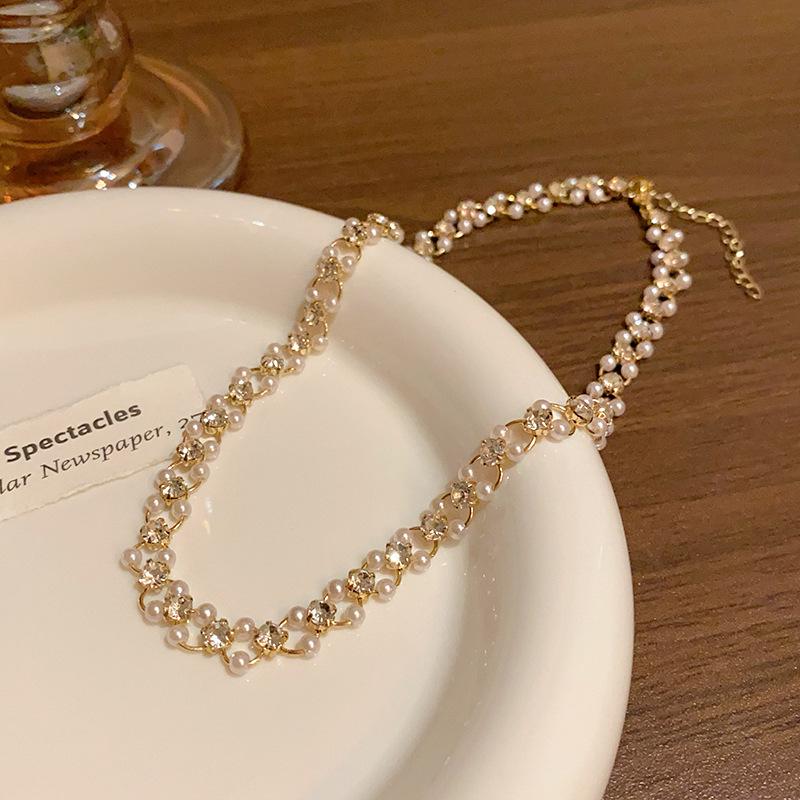 Корейское ожерелье из барочного жемчуга высокого класса - Легкая роскошь, бисерная цепочка на ключицу для женщин
Корейское ожерелье из барочного жемчуга высокого класса - Легкая роскошь, бисерная цепочка на ключицу для женщин