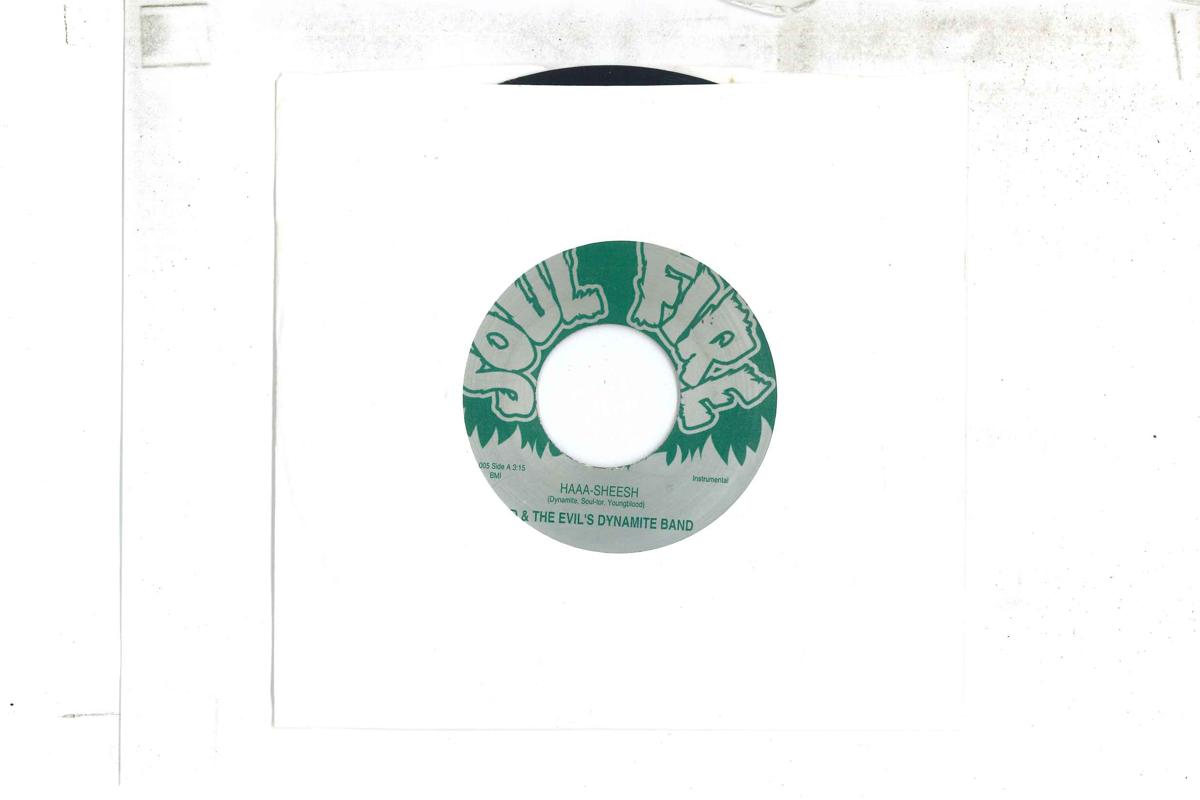 7inch Record JD THE EVILS DYNAMITE BAND Haaasheesh Just Some More Haaas SFR005 SOUL FIRE 2000 US SoulFunk Used
7inch Record JD THE EVILS DYNAMITE BAND Haaasheesh Just Some More Haaas SFR005 SOUL FIRE 2000 US SoulFunk Used