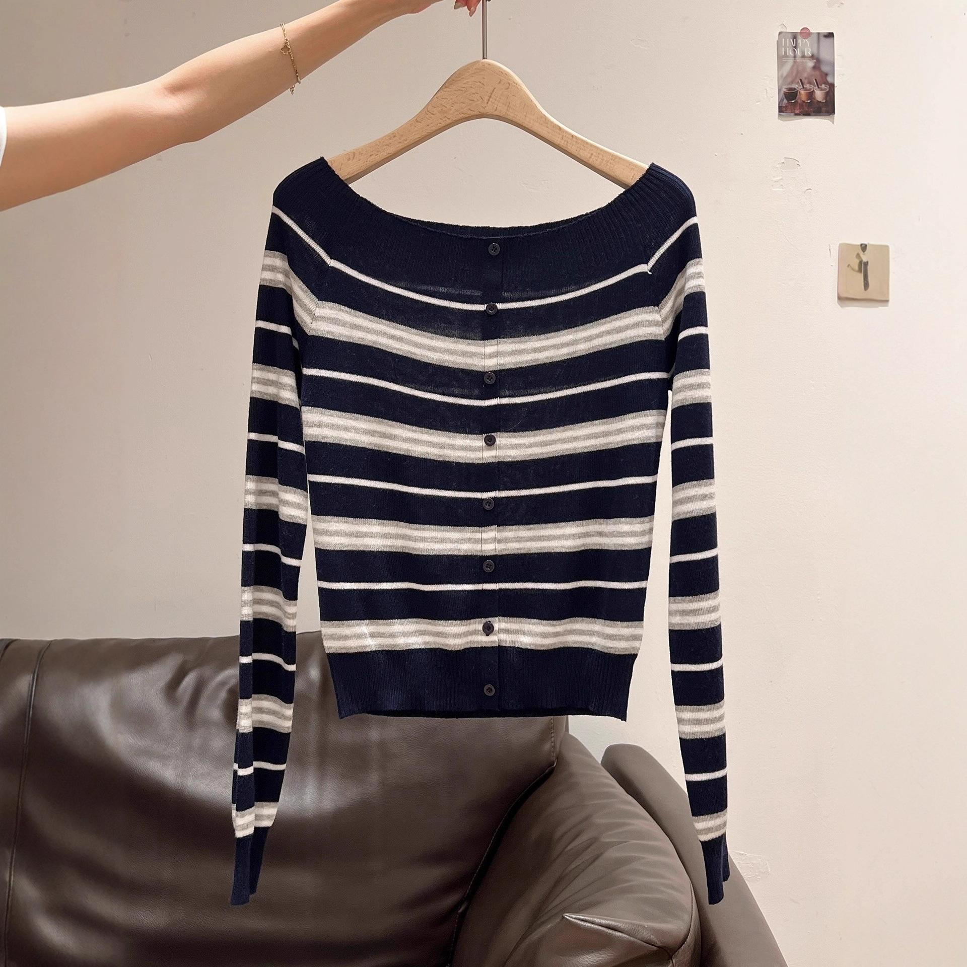 Lazy beige striped one-neck knitted sweater cardigan long-sleeved women s autumn inner cover off the shoulder one size fits all
Lazy beige striped one-neck knitted sweater cardigan long-sleeved women s autumn inner cover off the shoulder one size fits all