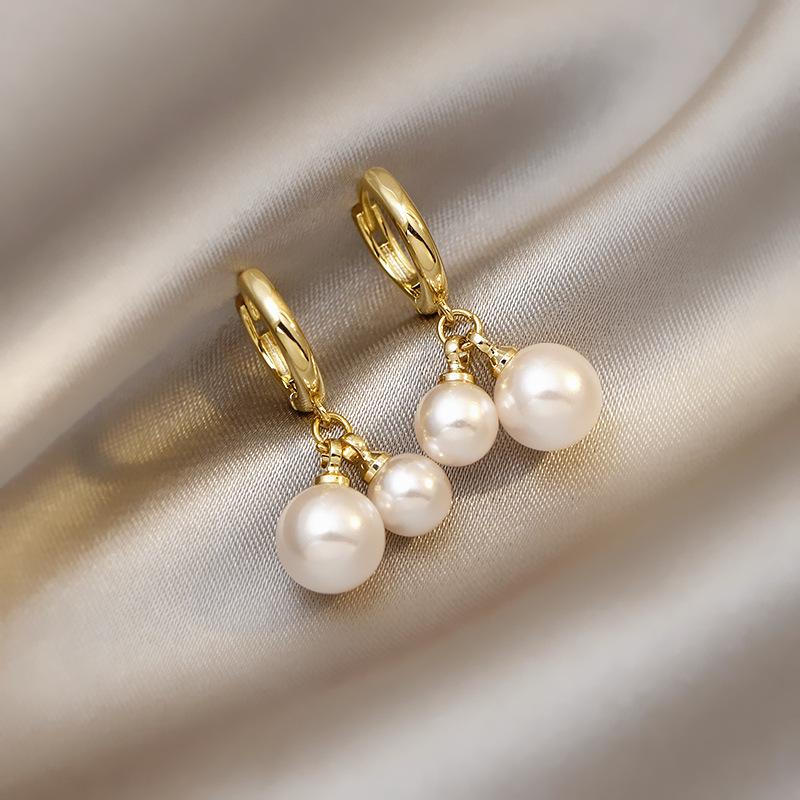 Sweet Earrings Fashion New Korean Girl Earrings Simple Small Pearl Temperament All-match Earrings Factory Sales Pendientes Mujer
Sweet Earrings Fashion New Korean Girl Earrings Simple Small Pearl Temperament All-match Earrings Factory Sales Pendientes Mujer